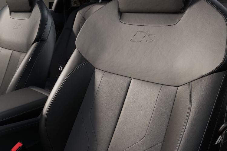 AUDI Q3 ESTATE Black Edition AUDI Q3 ESTATE Black Edition