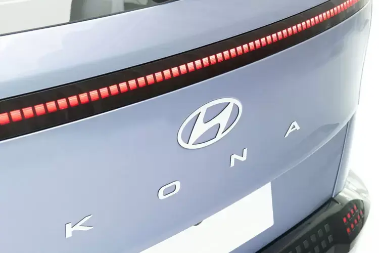 160kW Advance 65kWh 5dr Auto