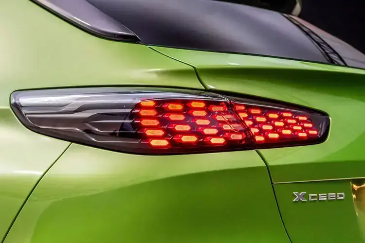 KIA XCEED HATCHBACK 3