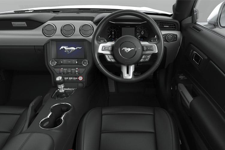 FORD MUSTANG FASTBACK Dark Horse