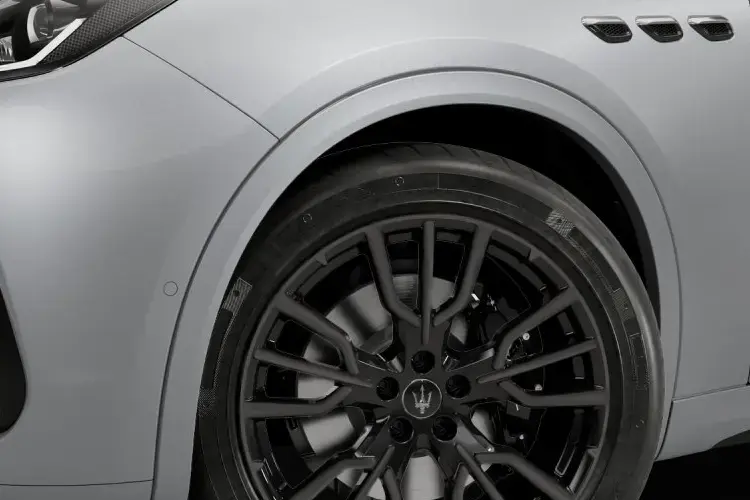 MASERATI GRECALE ESTATE Modena Lumina