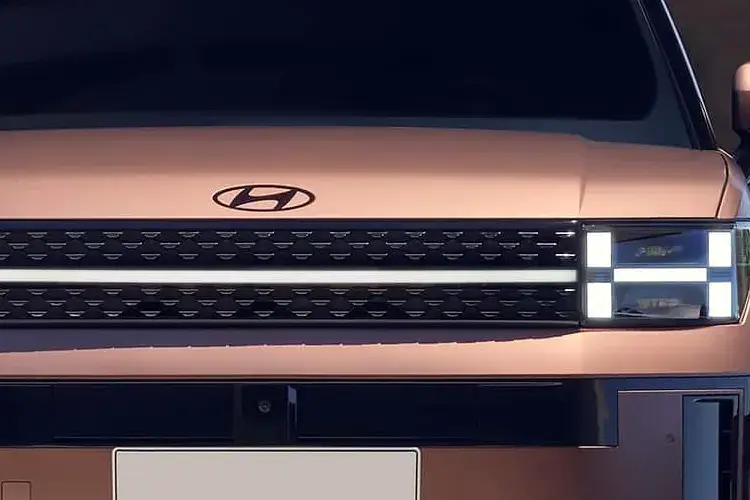 HYUNDAI SANTA FE ESTATE Calligraphy