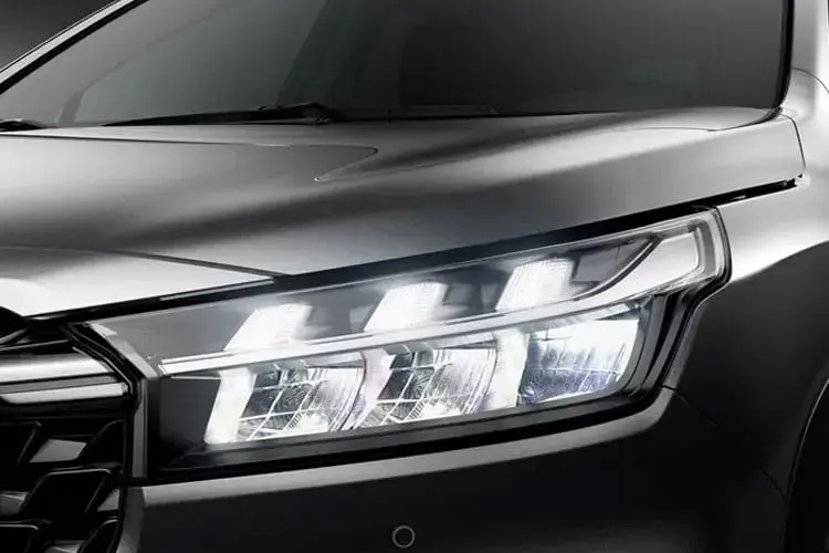 SUZUKI S-CROSS HATCHBACK Motion