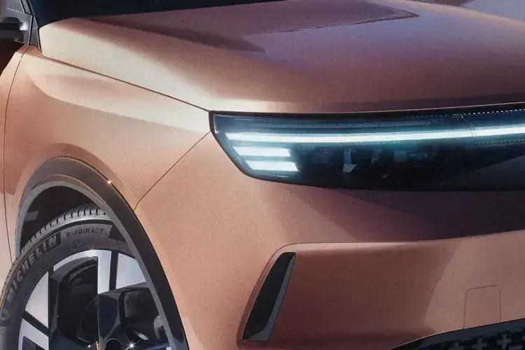 VAUXHALL GRANDLAND HATCHBACK Design