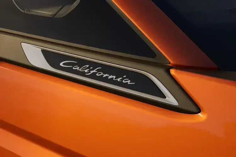 VOLKSWAGEN CALIFORNIA ESTATE Beach Camper