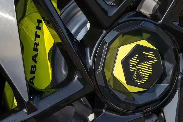 ABARTH 600e ELECTRIC HATCHBACK Turismo