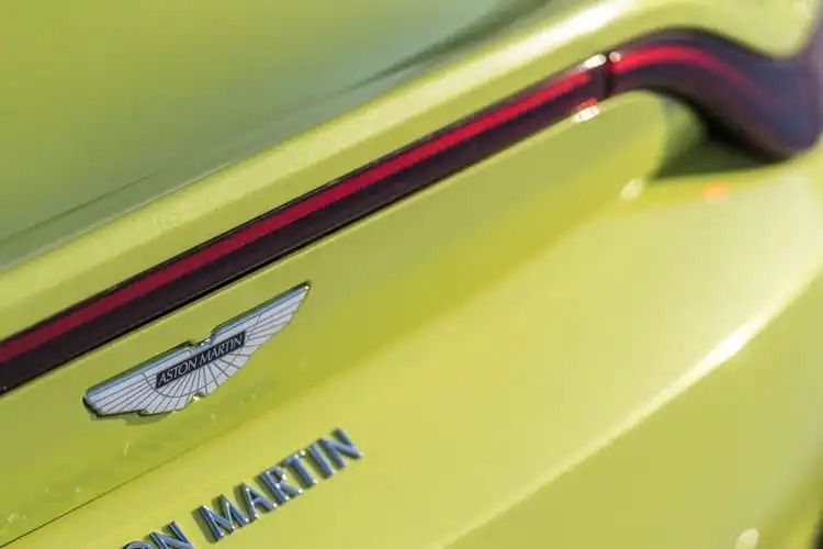 ASTON MARTIN VANTAGE COUPE Standard
