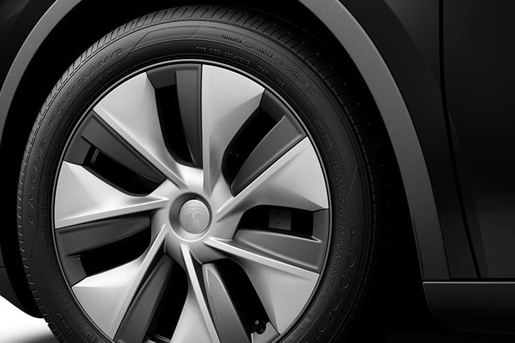 TESLA MODEL Y HATCHBACK Long Range TESLA MODEL Y HATCHBACK Long Range