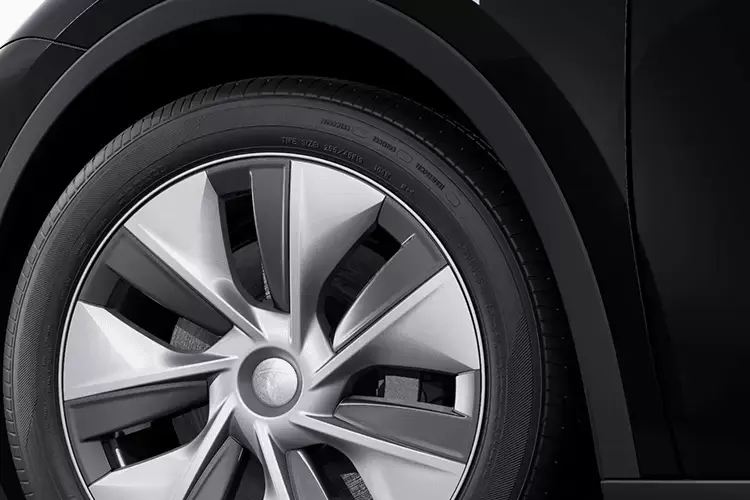TESLA MODEL Y HATCHBACK Premium Long Range