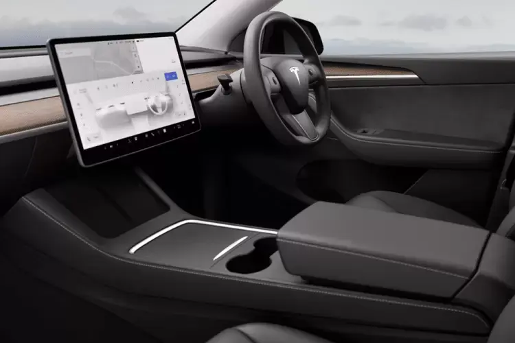 TESLA MODEL Y HATCHBACK Premium Long Range